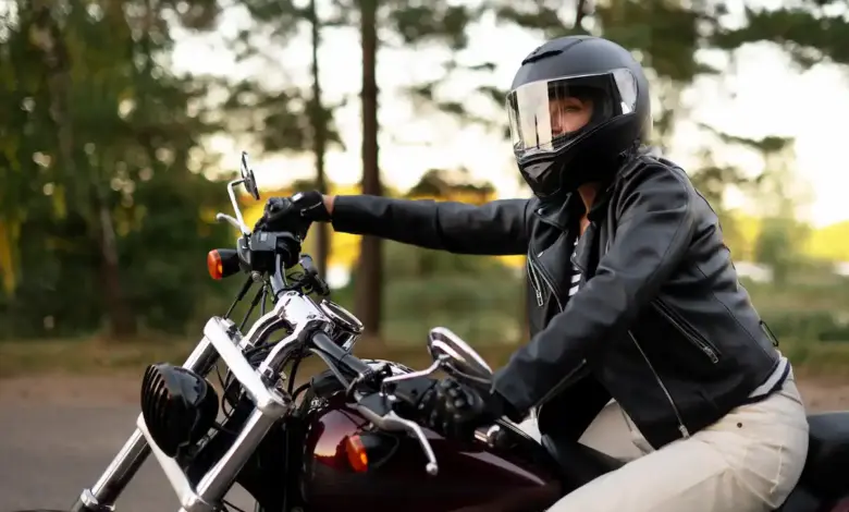 Como evitar dor nas costas ao andar de moto