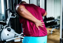 O que uma pessoa com problema de coluna sente